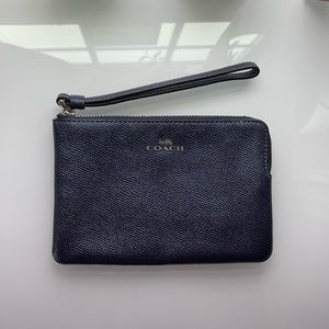 Coach Women's Navy Blue Leather Corner Zip Wristlet